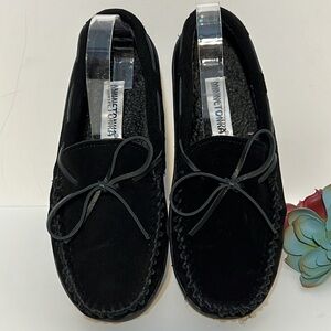 Minnetonka Mens Black Faux Fur Lined Moccasin Slippers Size 9